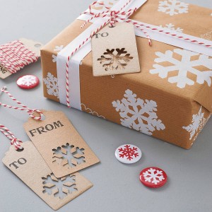 original_recycled-snowflakes-christmas-gift-wrap-set